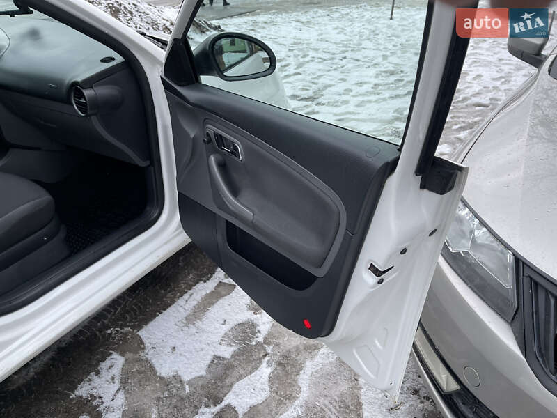 Хэтчбек SEAT Ibiza 2007 в Киеве фото 11 Хэтчбек SEAT Ibiza 2007 в Киеве