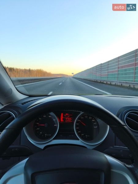 Хэтчбек SEAT Ibiza 2008 в Старой Выжевке