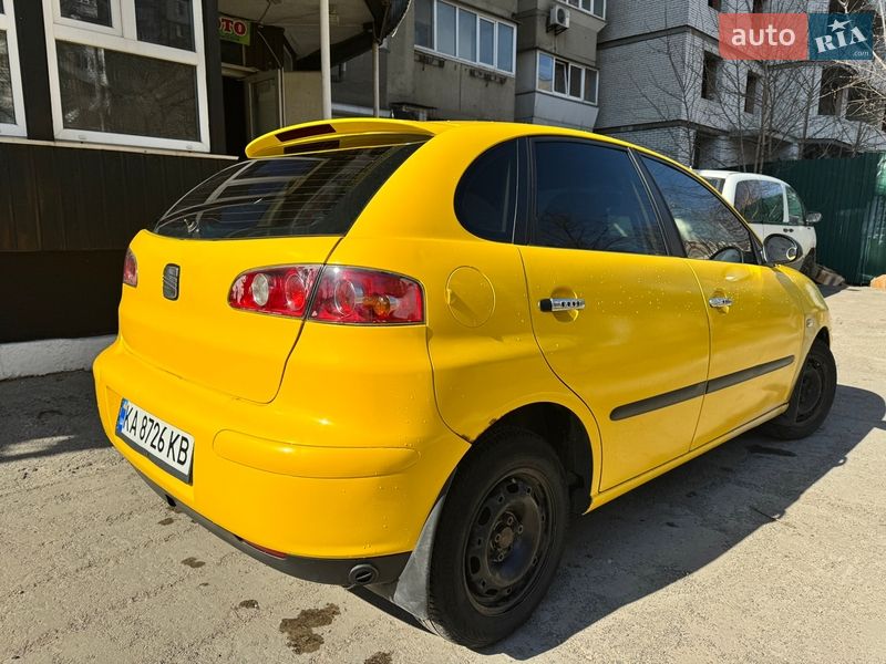 Хэтчбек SEAT Ibiza 2004 в Киеве
