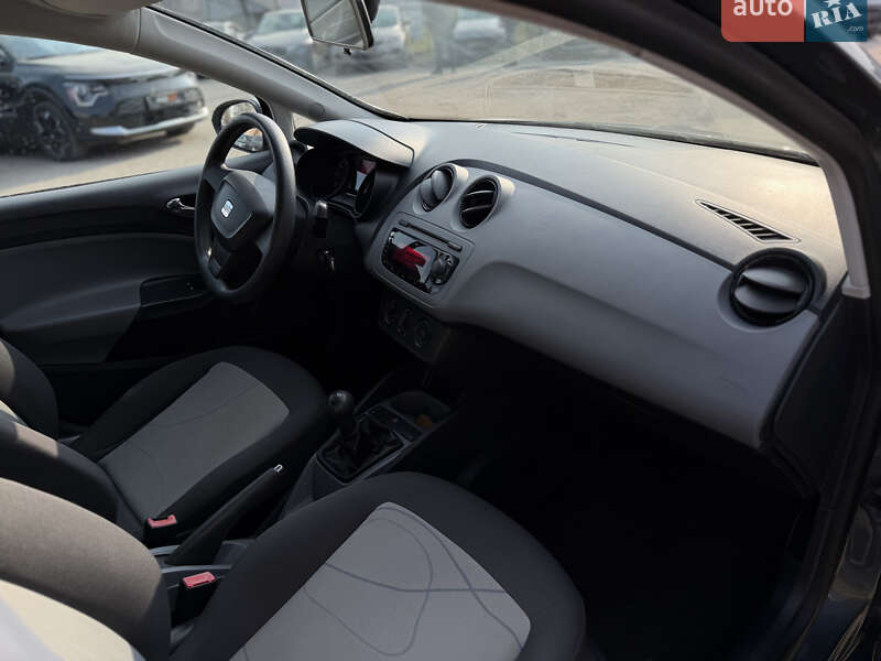 Хэтчбек SEAT Ibiza 2013 в Шептицькому