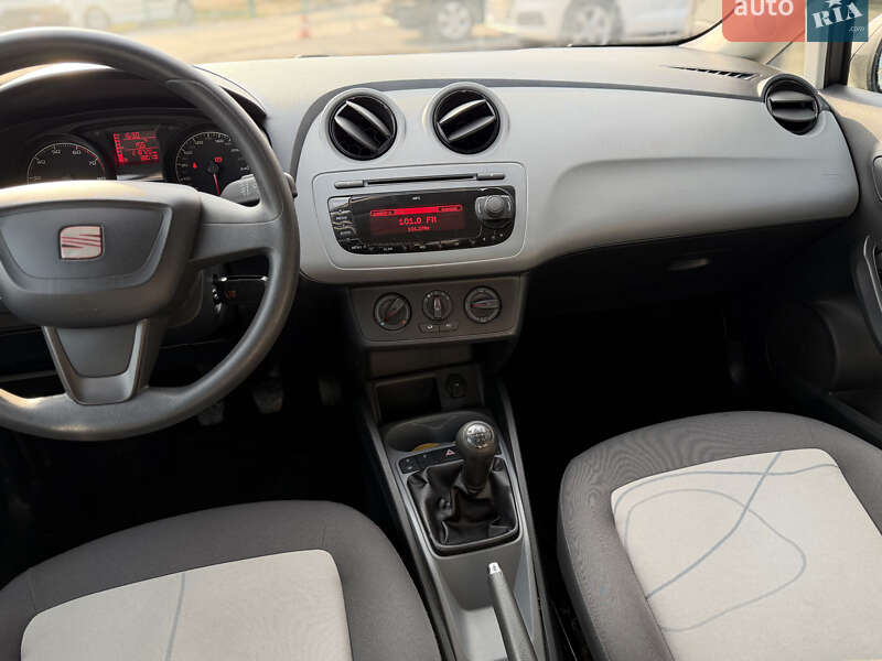 Хэтчбек SEAT Ibiza 2013 в Шептицькому