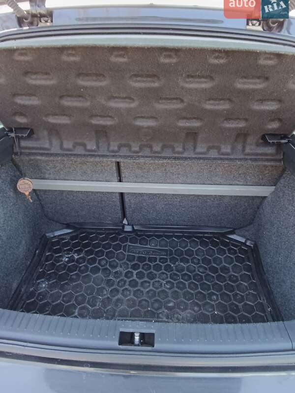 Хэтчбек SEAT Ibiza 2007 в Запорожье