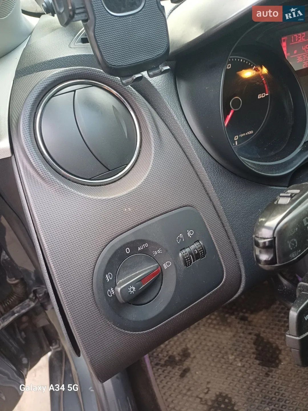 2012 SEAT Ibiza - мініатюра 8