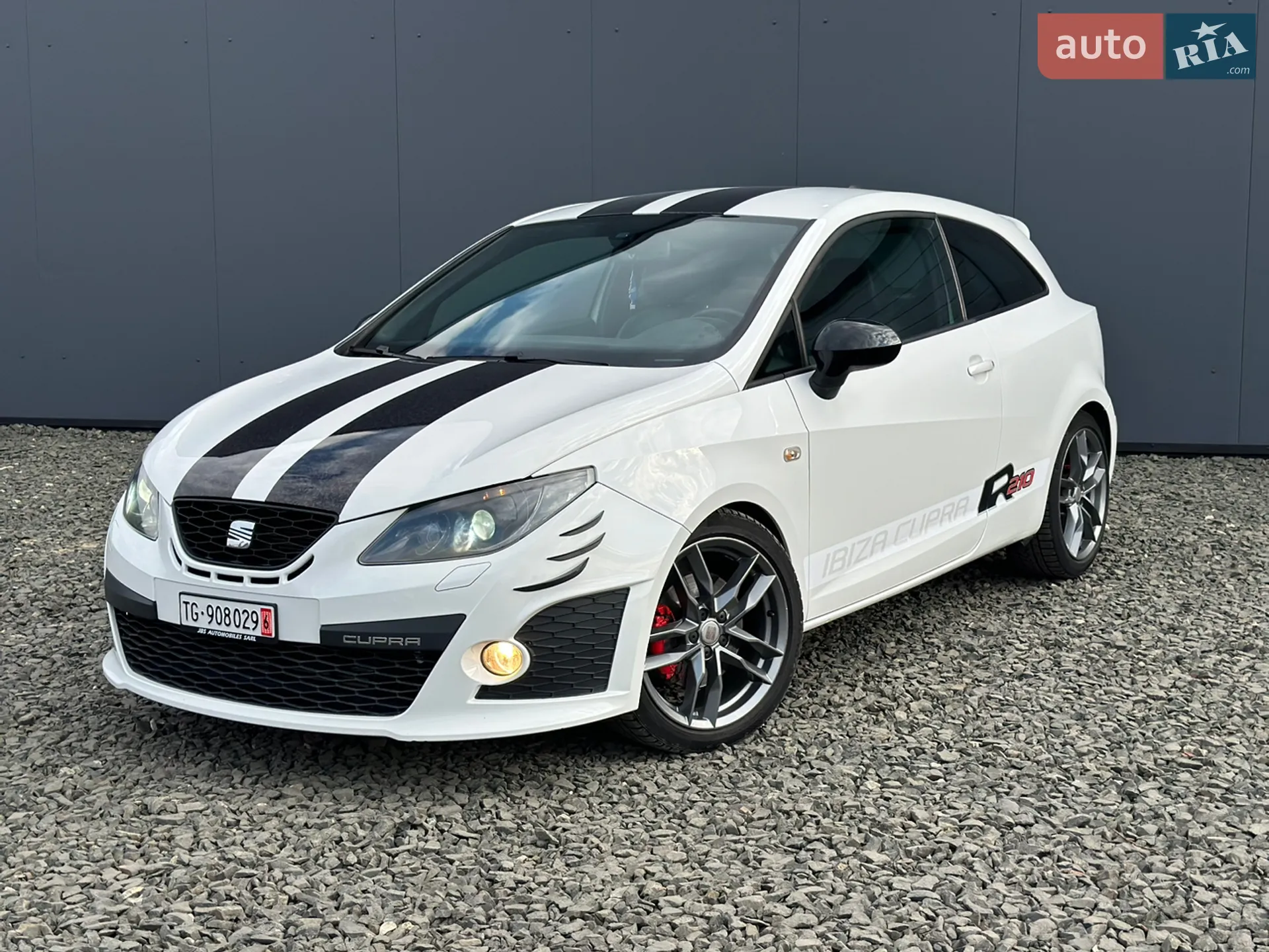 2011 SEAT Ibiza - мініатюра 2