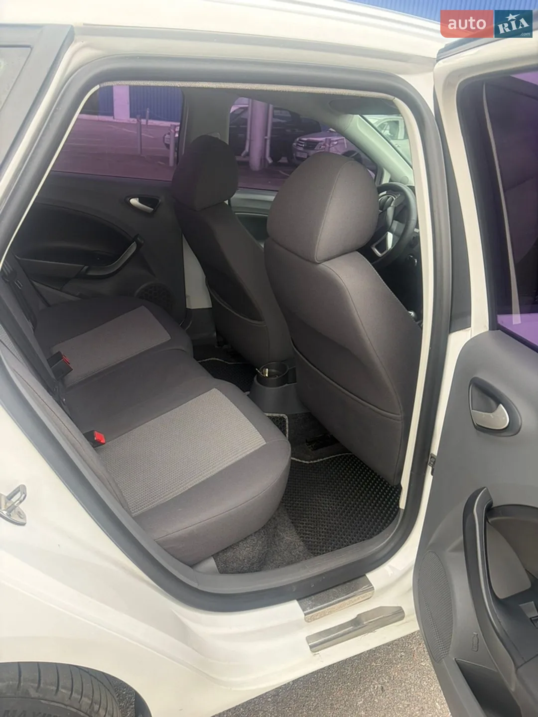 2012 SEAT Ibiza - мініатюра 16