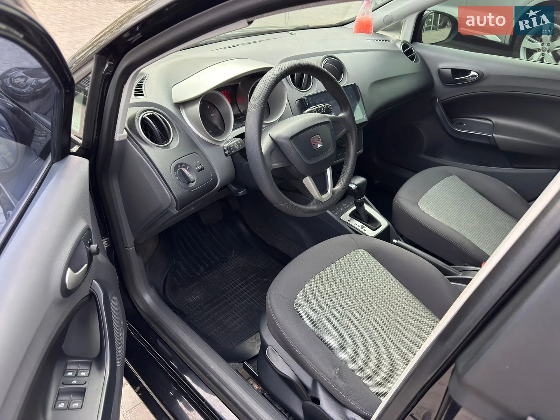 2010 SEAT Ibiza - мініатюра 19