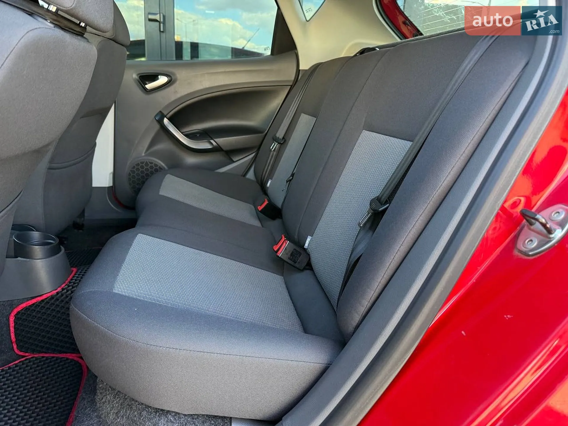 2011 SEAT Ibiza - мініатюра 10