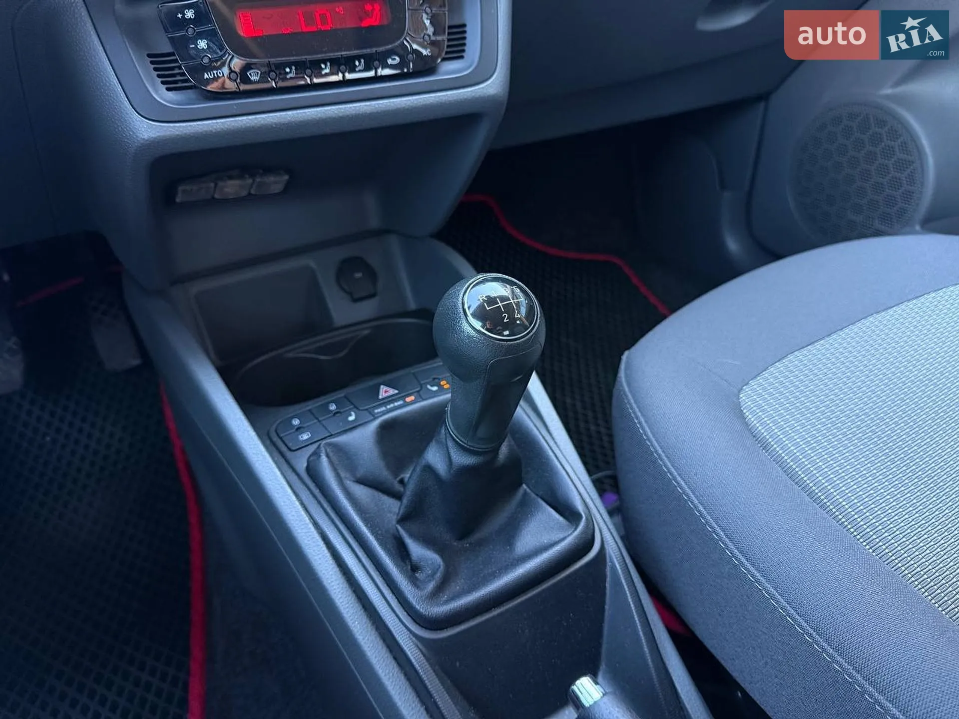 2011 SEAT Ibiza - мініатюра 24