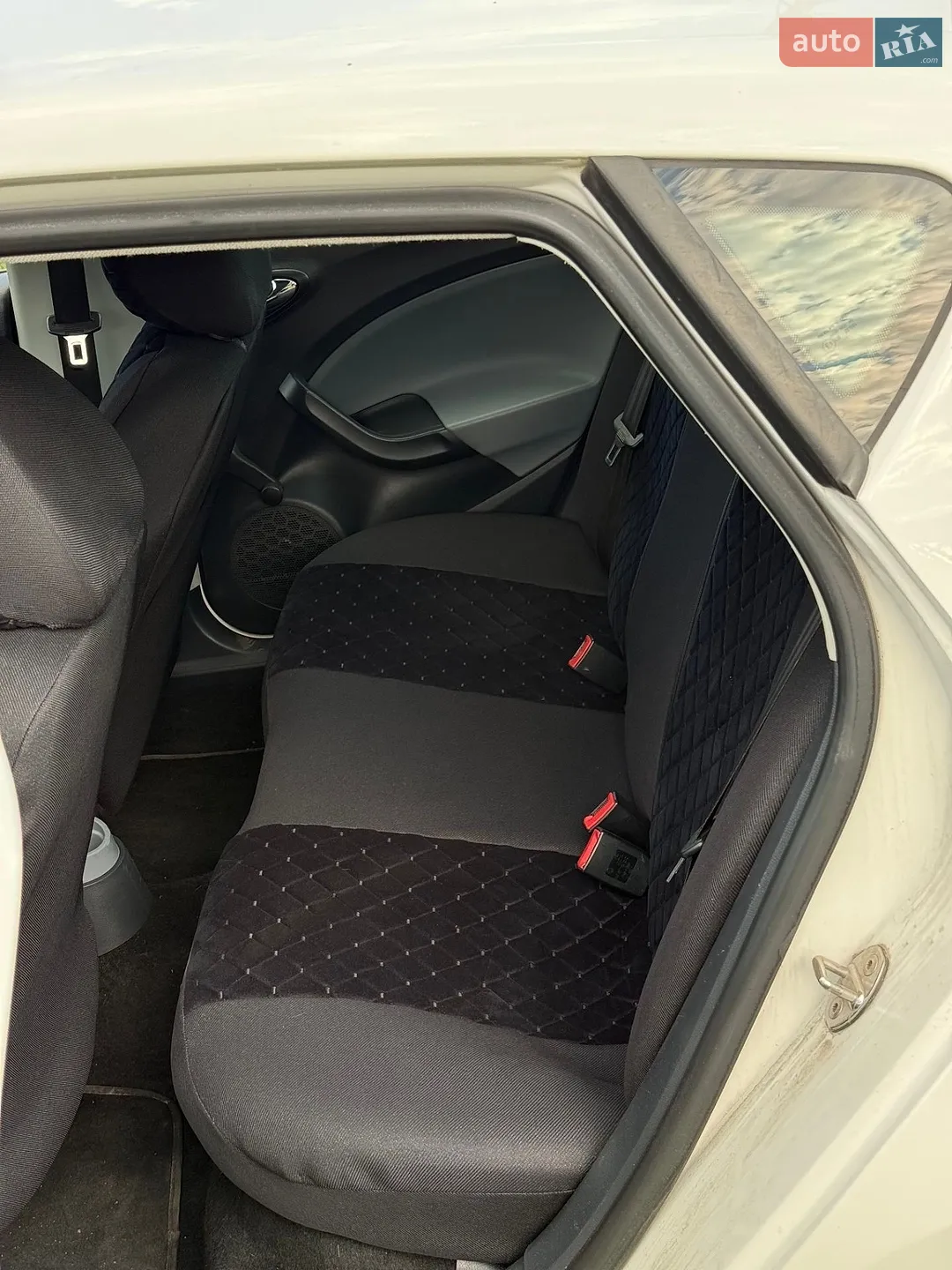 2014 SEAT Ibiza - мініатюра 4