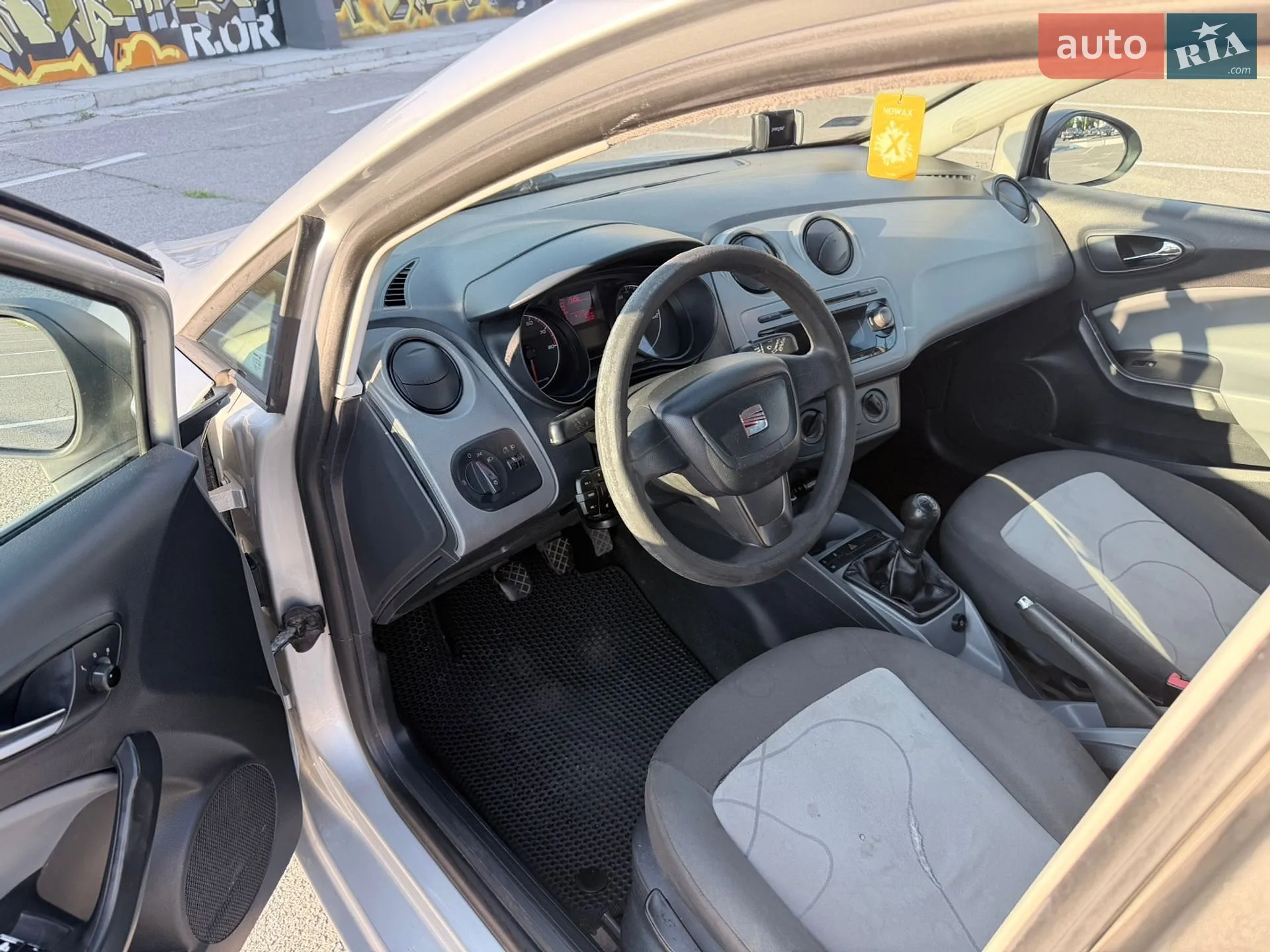 2012 SEAT Ibiza - мініатюра 16