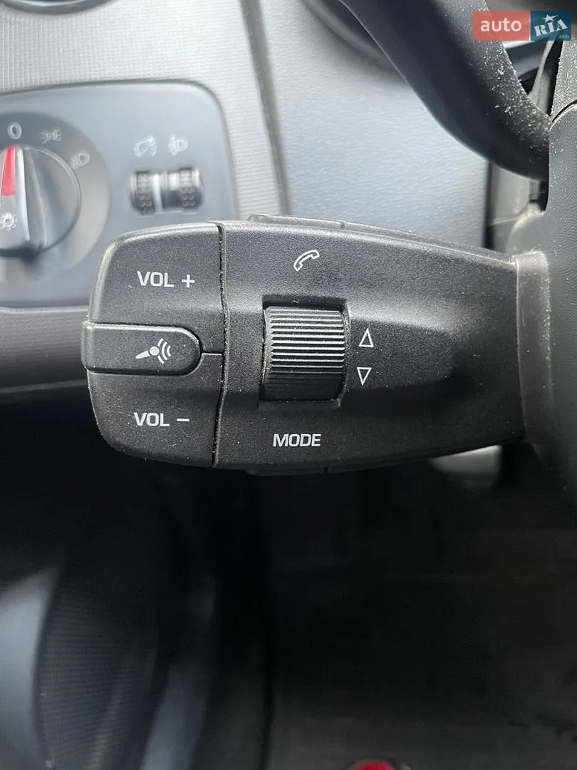 2013 SEAT Ibiza - мініатюра 14