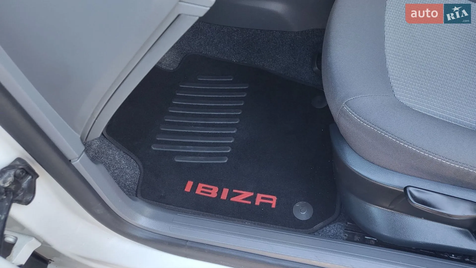 2011 SEAT Ibiza - мініатюра 14