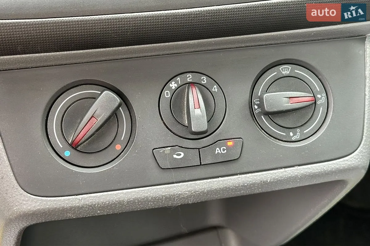 2011 SEAT Ibiza - мініатюра 14