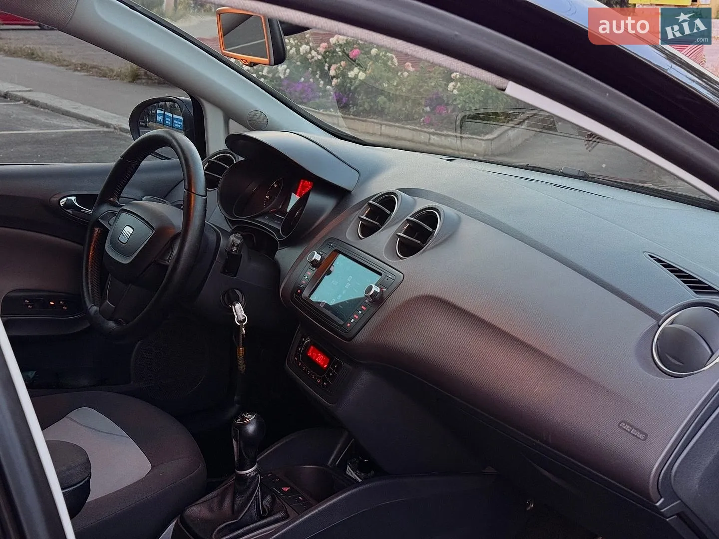 2012 SEAT Ibiza - мініатюра 10