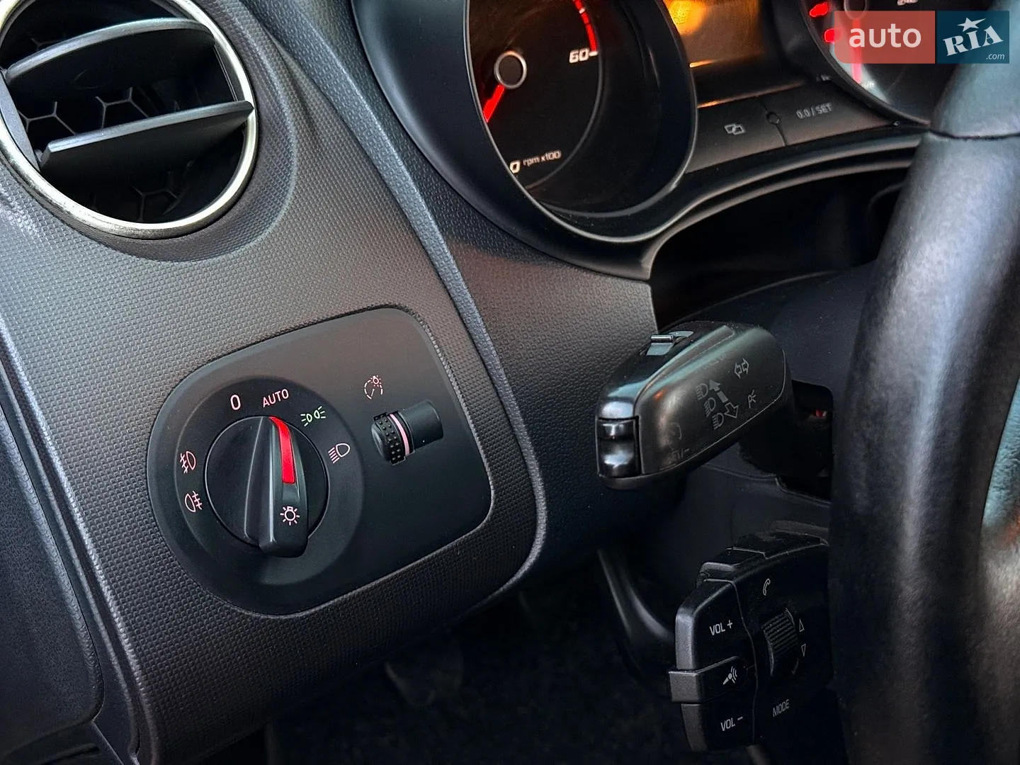 2012 SEAT Ibiza - мініатюра 12