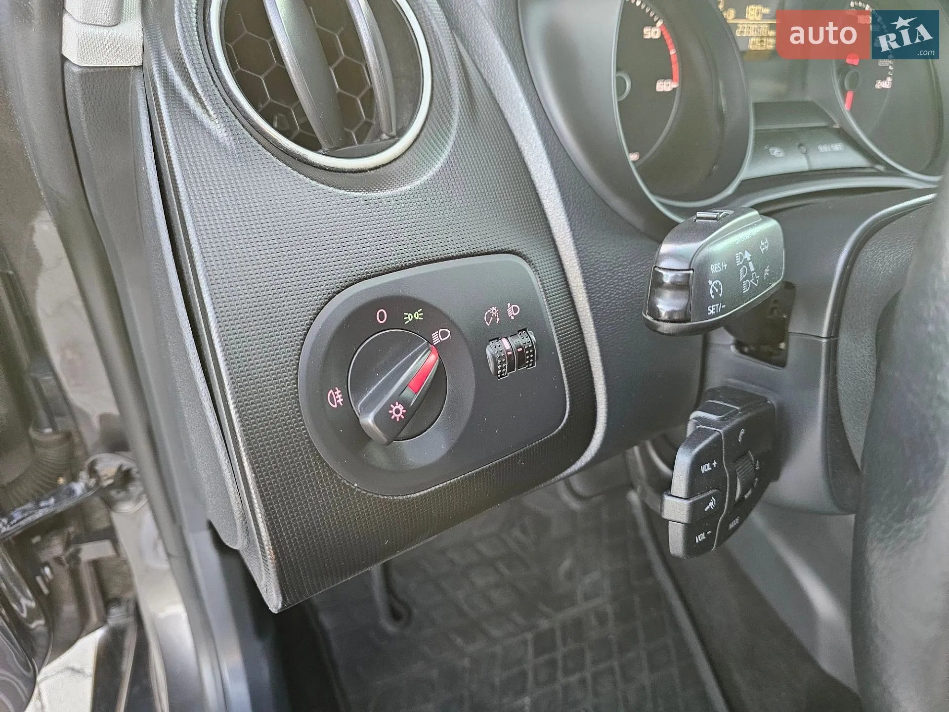 2015 SEAT Ibiza - мініатюра 39