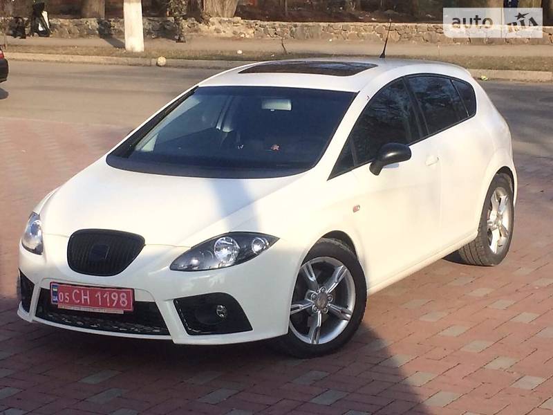 Хэтчбек SEAT Leon 2009 в Умани