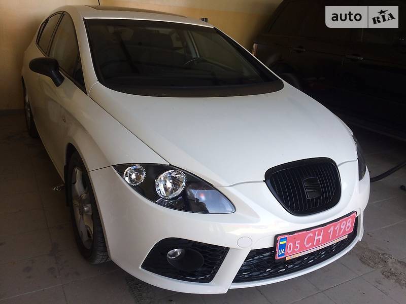 Хэтчбек SEAT Leon 2009 в Умани