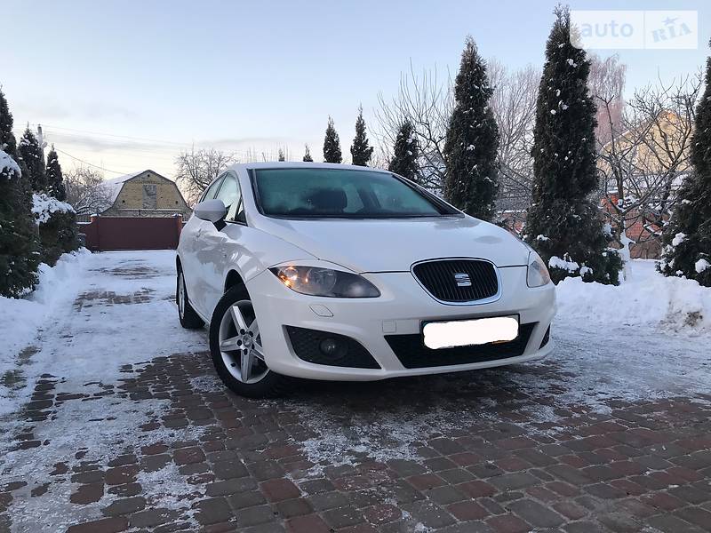 Хэтчбек SEAT Leon 2011 в Киеве