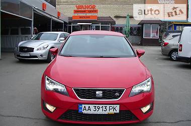 Седан SEAT Leon 2015 в Києві