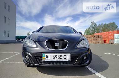 Хэтчбек SEAT Leon 2010 в Киеве