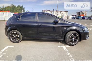 Хэтчбек SEAT Leon 2010 в Киеве