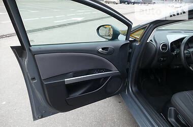 Хетчбек SEAT Leon 2011 в 
