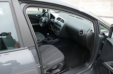 Хетчбек SEAT Leon 2011 в 