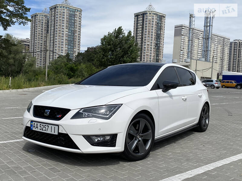 Хетчбек SEAT Leon 2016 в Києві