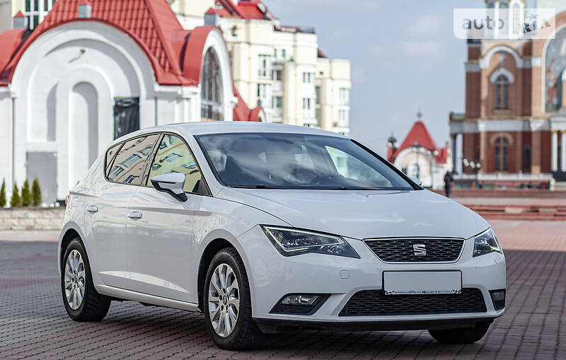 Хэтчбек SEAT Leon 2015 в 