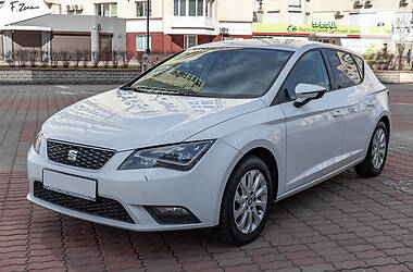 Хэтчбек SEAT Leon 2015 в 