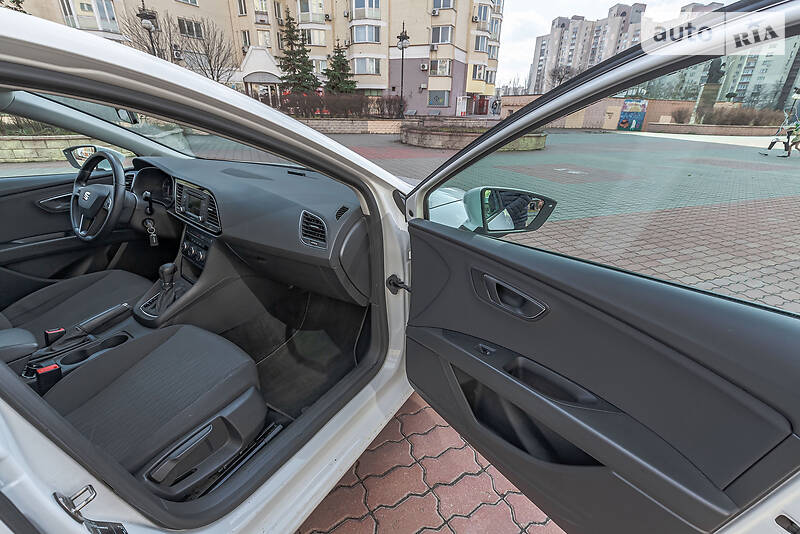 Хэтчбек SEAT Leon 2015 в Киеве
