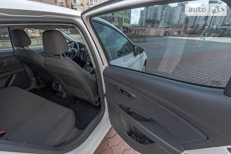 Хэтчбек SEAT Leon 2015 в Киеве