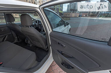 Хэтчбек SEAT Leon 2015 в 