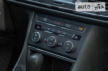 Хэтчбек SEAT Leon 2015 в 