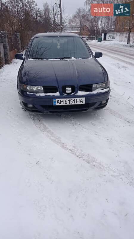 Хетчбек SEAT Leon 2001 в Бару