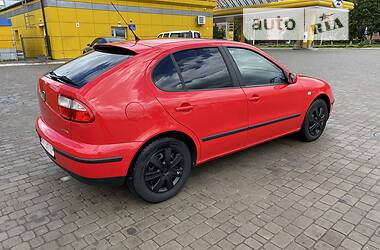 Хэтчбек SEAT Leon 2002 в Сарнах