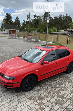 Хэтчбек SEAT Leon 2002 в Сарнах