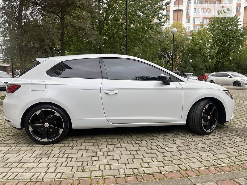 Хэтчбек SEAT Leon 2013 в Ивано-Франковске