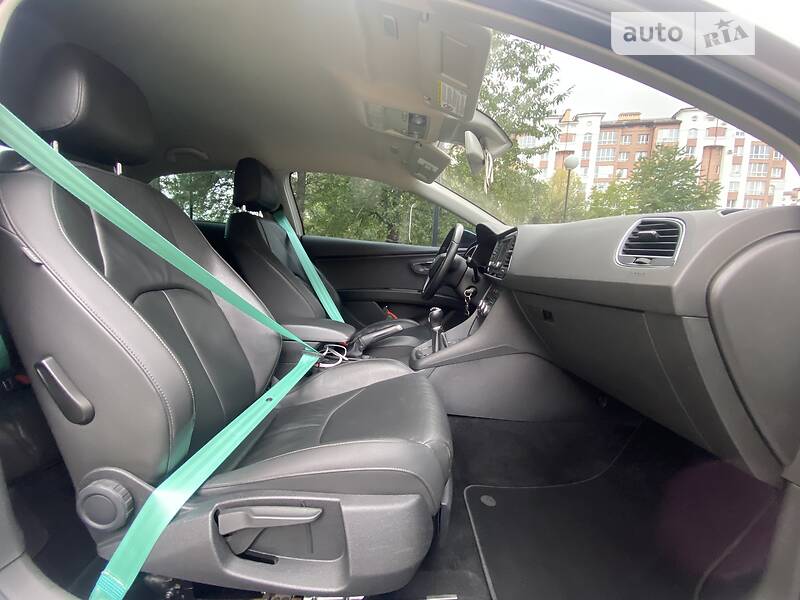 Хэтчбек SEAT Leon 2013 в Ивано-Франковске