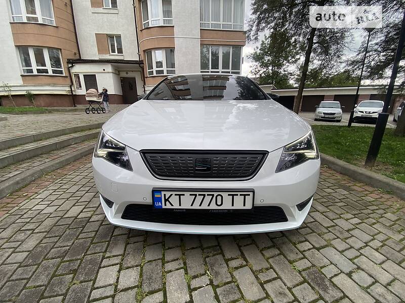 Хэтчбек SEAT Leon 2013 в Ивано-Франковске