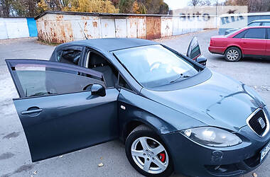 Хэтчбек SEAT Leon 2006 в Киеве