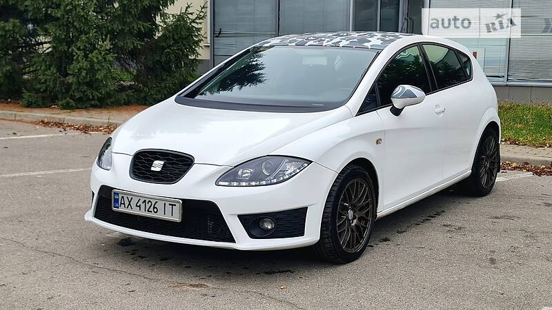 Хэтчбек SEAT Leon 2011 в Харькове