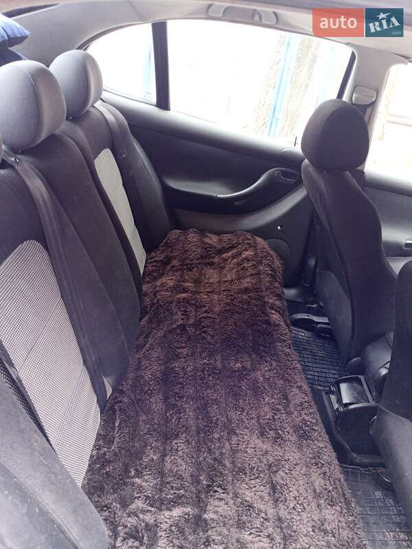 Хэтчбек SEAT Leon 2003 в Бородянке