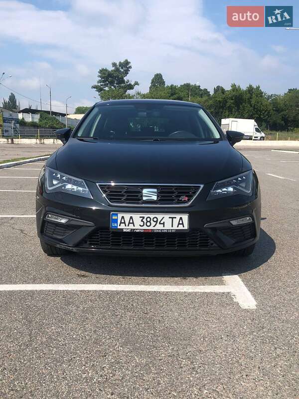 Хэтчбек SEAT Leon 2017 в Киеве