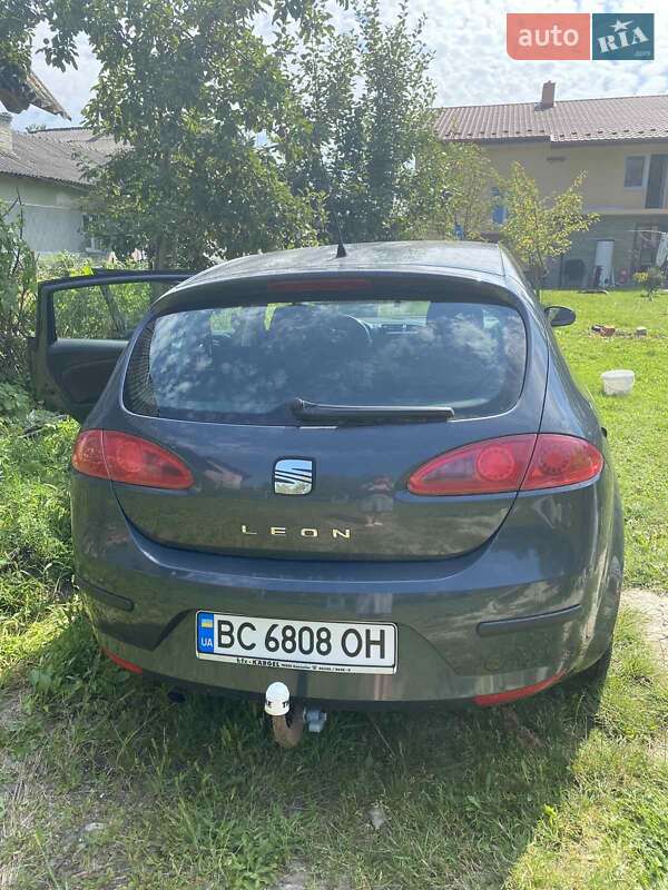 Хэтчбек SEAT Leon 2006 в Николаеве