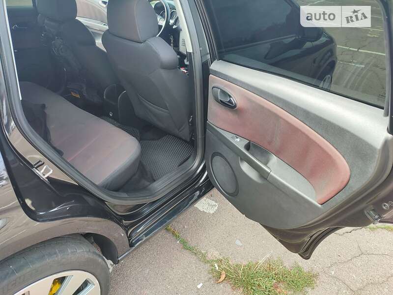 Хетчбек SEAT Leon 2006 в Житомирі