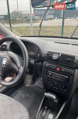 Хэтчбек SEAT Leon 2004 в Киеве