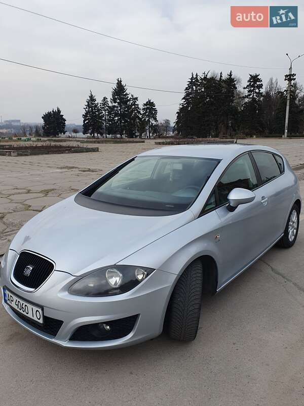 Хэтчбек SEAT Leon 2009 в Запорожье