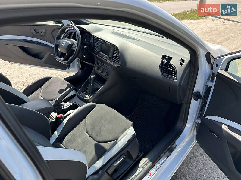 Хэтчбек SEAT Leon 2014 в Днепре